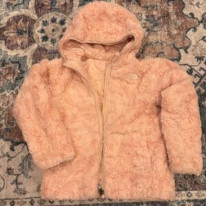 Girls the North Face coat, clean and in good condition.